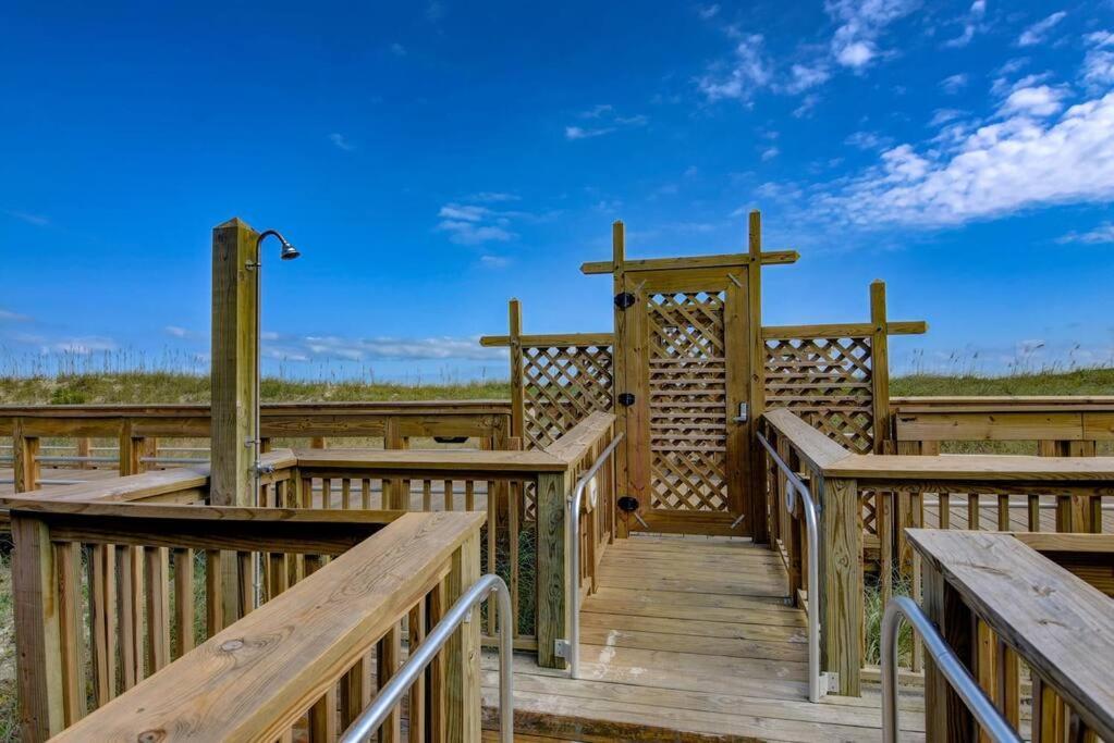 Willa Beachfront-Boardwalk-Elevator-Pool-Free Parking For 2 Cars! Carolina Beach Zewnętrze zdjęcie